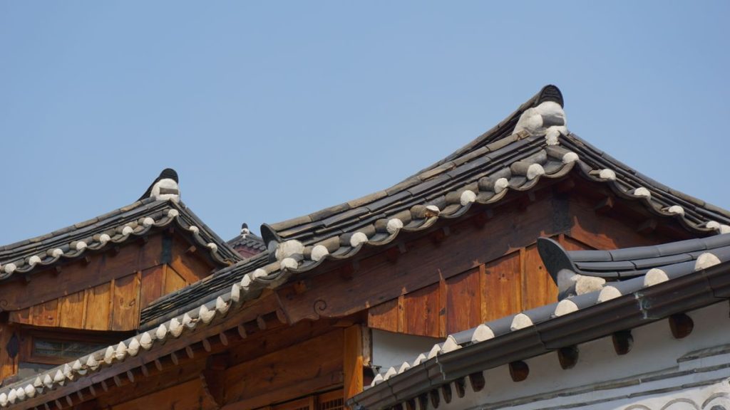 재산세 안내 한옥 지붕 풍경